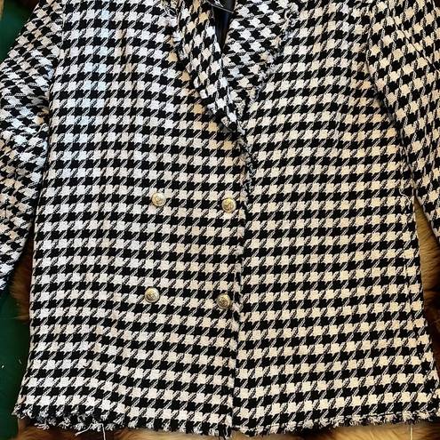 Boohoo NWT  Dogtooth Woven Black and White Boxy Blazer