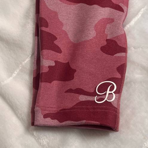 Bombshell sportswear  Fit Camo Leggings in Hibiscus Camo Medium NEW