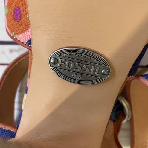 Fossil  size 6 wood heel brown floral sandals shoes