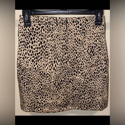 Brandy Melville  Pheobe Leopard Cheatah Print Mini Skirt size XS - Made in Italy