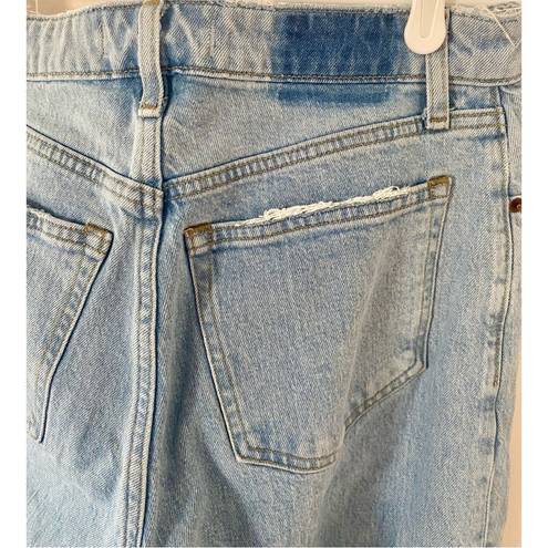 Abercrombie & Fitch Abercrombie Curve Love High Rise 90s Relaxed Jean in Light Wash Size 28