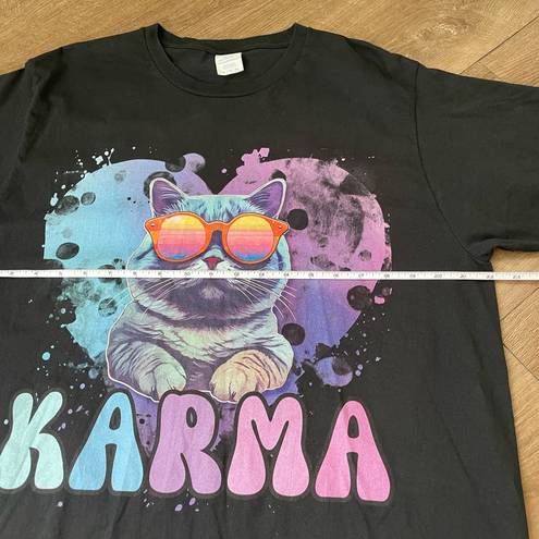 Krass&co Port &  Black Karma Cat Graphic T-shirt ~ Unisex Size XL