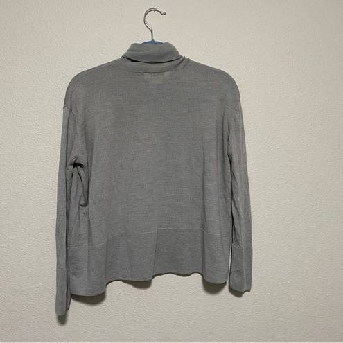 Everlane  Lightweight Gray Wool Turtleneck Sweater