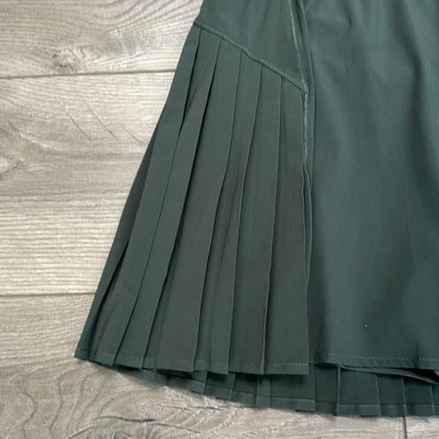 Spanx  14” High Rise Get Moving Pleated Dark Palm Green Tennis Golf Skirt Size L