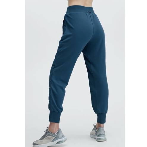 Fabletics NWT  Aspen Puffer Jogger COLOR: BLUE NOVA