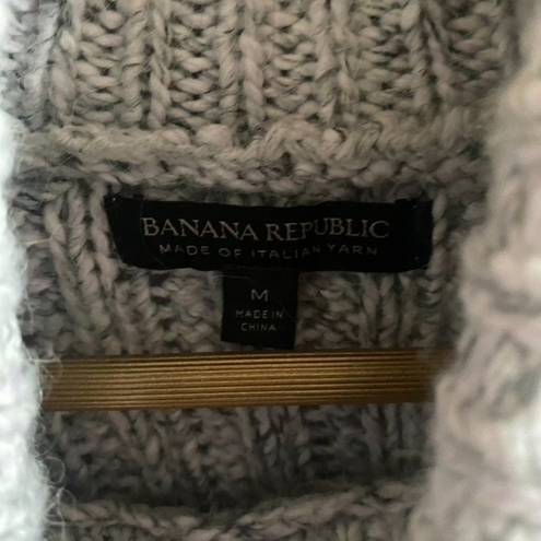 Banana Republic  Italian Yarn Wool Blend Chunky Knit Turtleneck Sweater