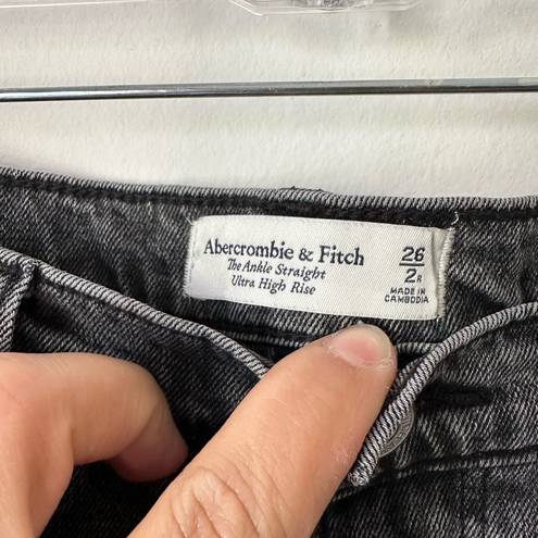 Abercrombie & Fitch  Ultra High Rise Ankle Straight Jean Size 26