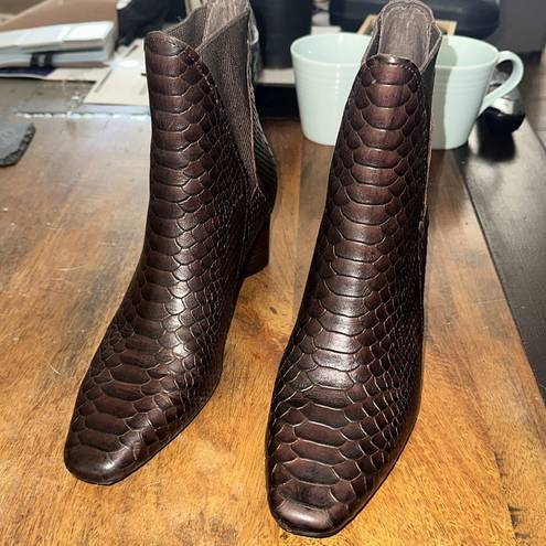 Donald Pliner   Austen dark brown snake embossed boots size 7.5