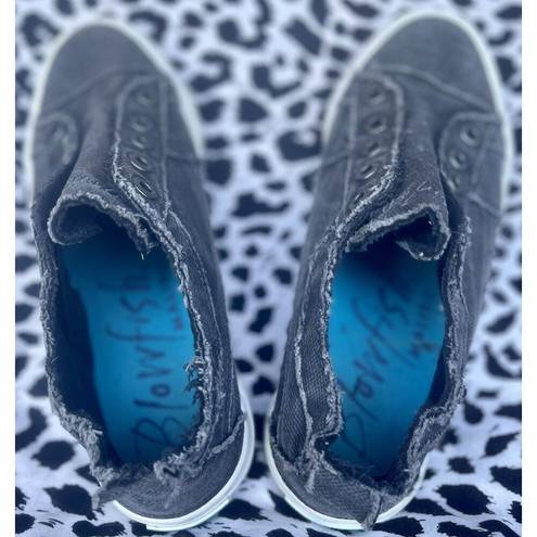 blowfish Womens   Malibu Sneakers Size 9.5 Gray Distressed Slip On Comfort