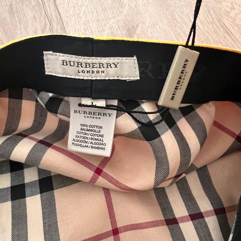 Burberry Super Rare  Newsboy Cotton Cap Hat Beret Yellow W/ Plaid Size L - NWT