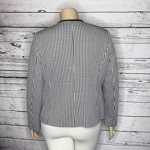 Houndstooth Kasper NWOT Size 16 Black & White  Zip Front Jacket Blazer