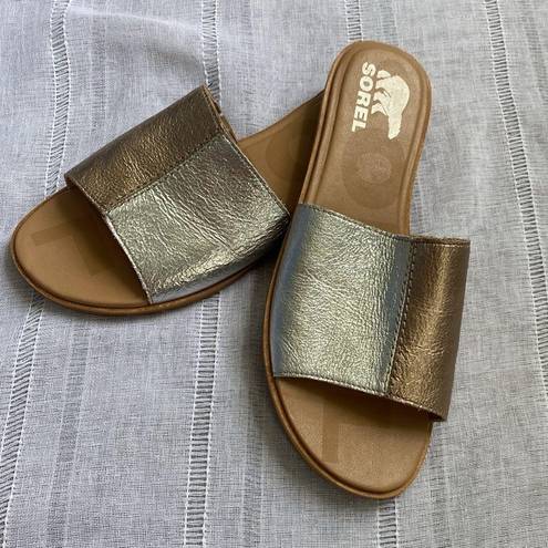 Sorel  two toned metallic slip on sandals.