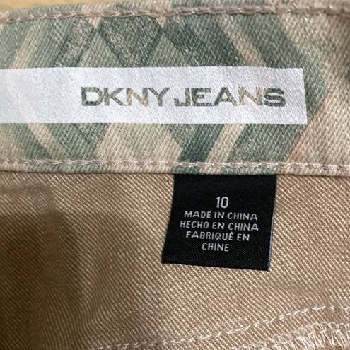 DKNY  denim colored shorts size 10