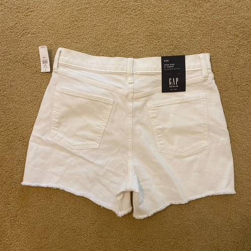 Gap  High Rise 4 inch White Jean Short WITH TAGS