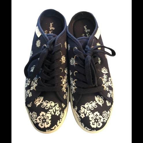 Coldwater Creek  Walk With Me Navy Floral Lace-Up Sneaker Slide Size 9.5M Summer