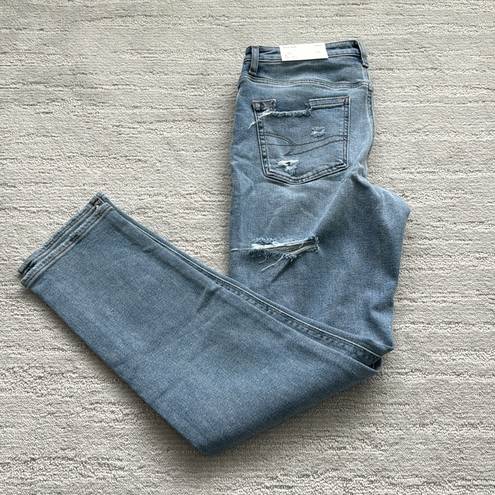 American Eagle Ripped High Rise Mom Jean