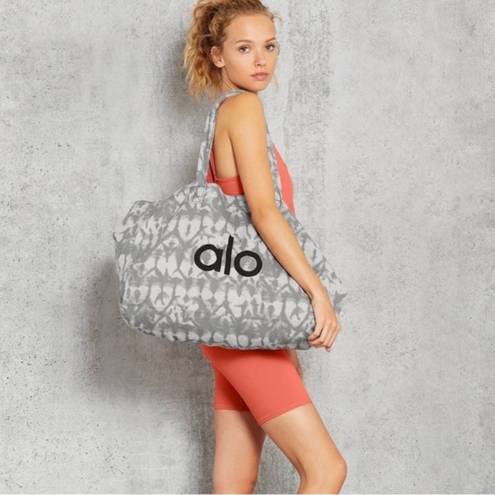 Alo Yoga  Gym Bag/Large Shopper Tote Grey Tiedye