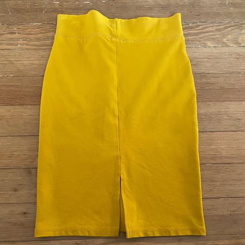 Labijou  Mustard Colored Stretch Pencil Skirt w/Back Slit size large