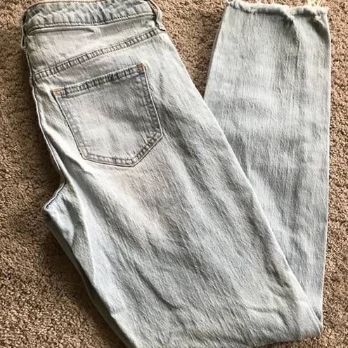 Universal Threads Universal Thread women’s size 00 mid rise Boyfriend jeans