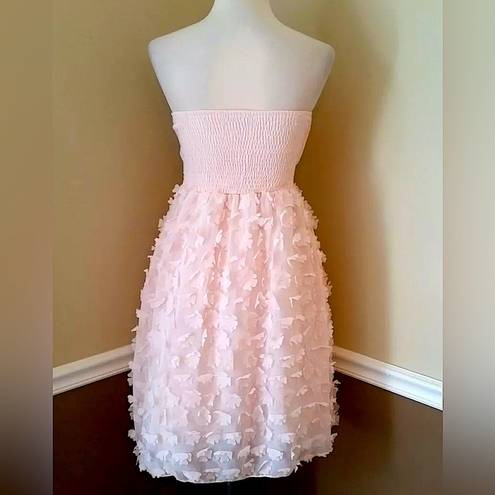 Krass&co London Dress  ModCloth Pale Pink Flower Appliqué Strapless Formal Dress Size 4