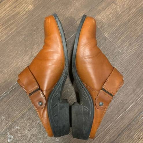 Ariat  tan leather western cowboycore 8.5 slip on ortho clogs