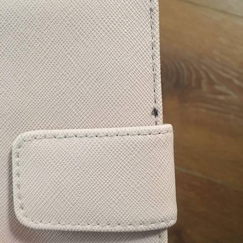 Tahari  Wallet