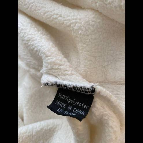 Fluffy White Colorado Belle Resort Spa Robe M/L Size M