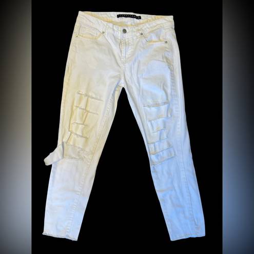 Tinseltown Women’s  White Denim Distressed Skinny Jeans Size 7 Like New!