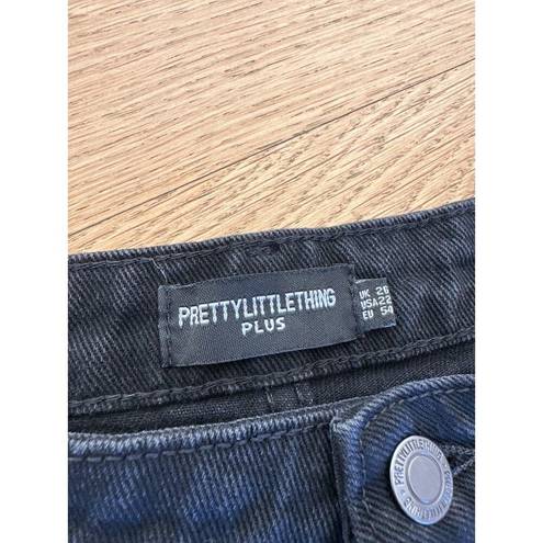 Pretty Little Thing  Plus - Distressed Mom Jeans In Washed Black
