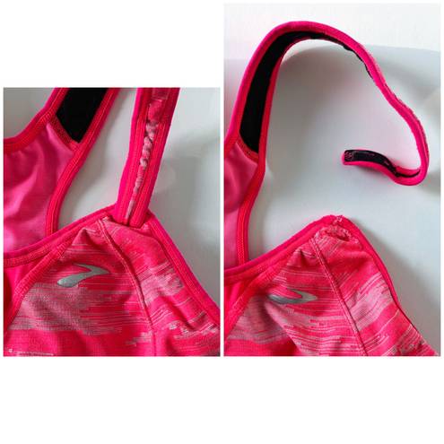 Brooks sports bra size 32B pink Rebound Racer