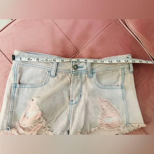 Hollister  Boyfriend Low Rise Shorts in Pink‎ Denim size 1/25