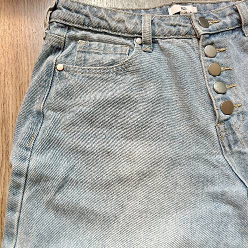 BP  High Rise Mom Jean Light Wash Button Fly Size 28