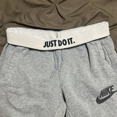 Nike Gray  Sweatpants size small