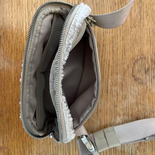 Lululemon Sherpa  Belt bag