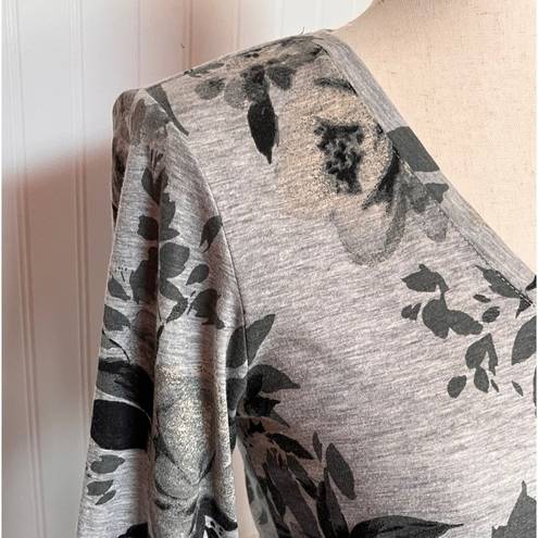 Krass&co G.H Bass &  Grey Floral V-neck Long Sleeve Top