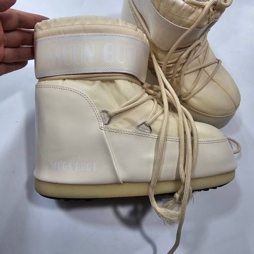 The Moon  BOOT Icon Low Nylon Boot in Cream