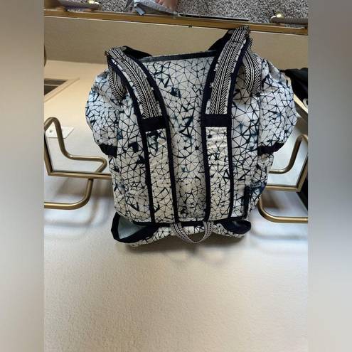 Lululemon DRAWSTRING BACKPACK