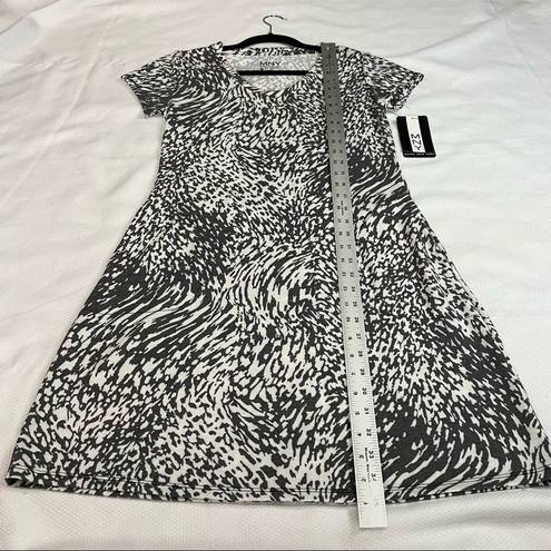 Marc New York  Performance Gray & White Zebra Print Short Sleeve Skirt