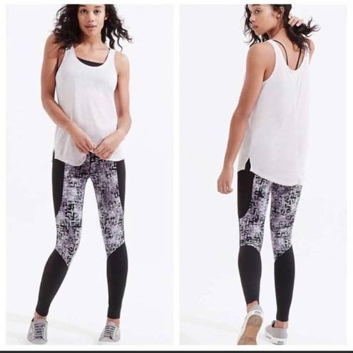 Lou & grey  Black Gray Etchblock Patterned Leggings