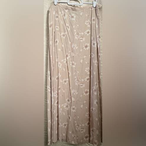 Krass&co New York Clothing . Maxi Floral Skirt Beige