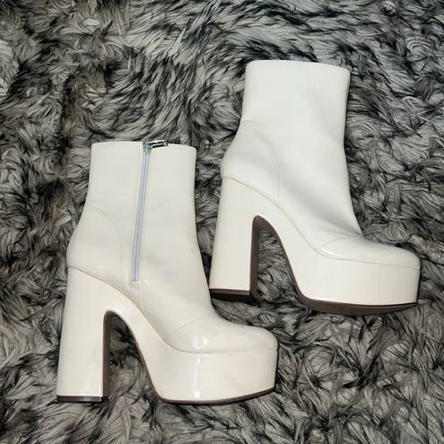 Jessica Simpson  Cream Platform Ankle Boots