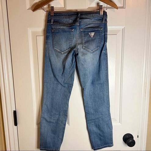 Guess  Jean Crop Mid, Size 23.  Classic Y2K.