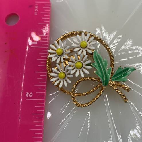 Daisy Vintage  Bouquet Brooch Pin