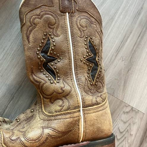 Laredo  7.5 Leather Spellbound Studded Western Cowgirl Boots