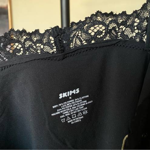 SKIMS fits everybody lace cami bodysuit Onyx black size M