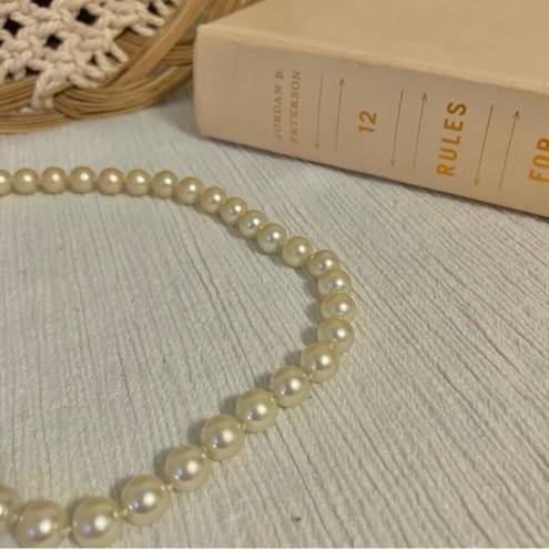 American Vintage Vintage “Sylvie” Pearl Hand Knotted Necklace Elegant Classic Style Minimal