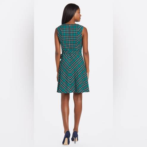 Draper James Sleeveless Bow Waisted Love Circle Dress in Green Plaid.