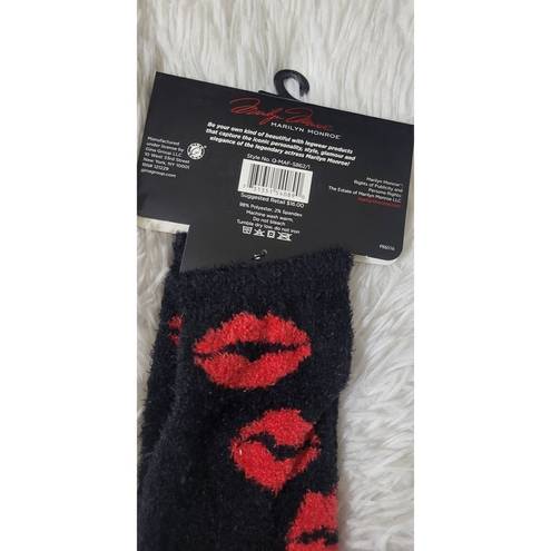 Marilyn Monroe NWT  Silky Smooth Aloe Infused Plush Striped Socks with Lips