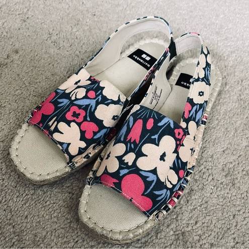 Uniqlo  x Marimekko shoes NWT