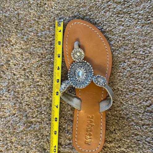 Mystique Boutique MYSTIQUE silver CHAIN Mini Heel SANDAL THONG  SIZE7